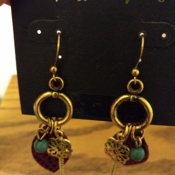 Earrings - Picture 2 of 3